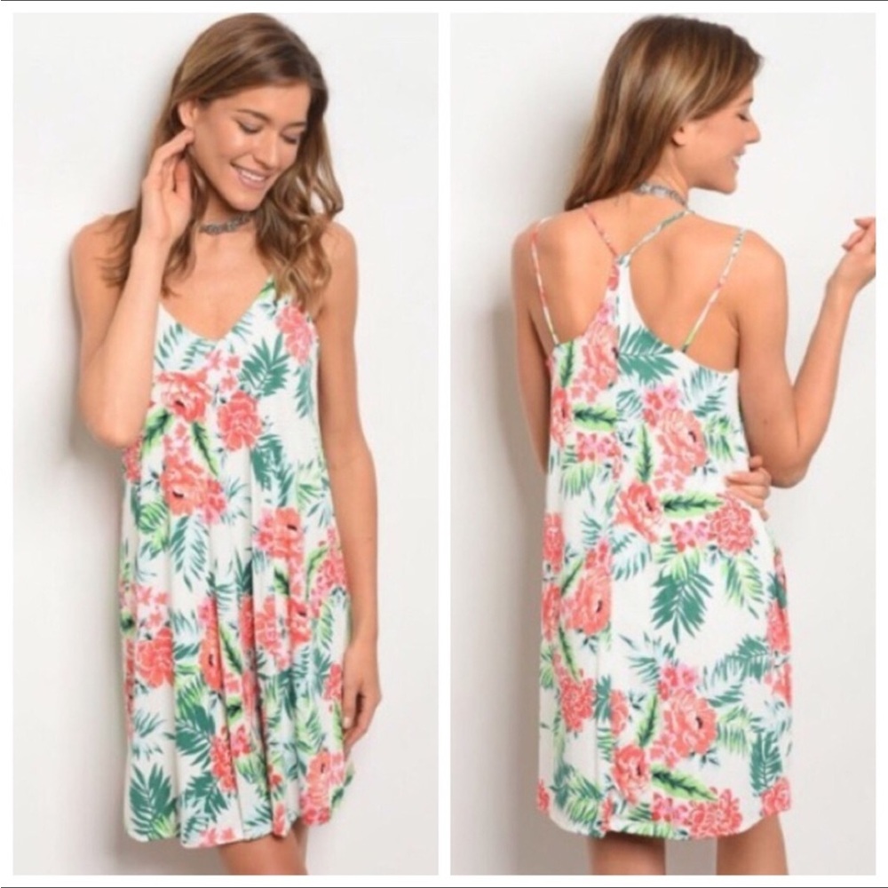 💎Marked Down💎 Sleeveless Scoop Neck Floral Dress